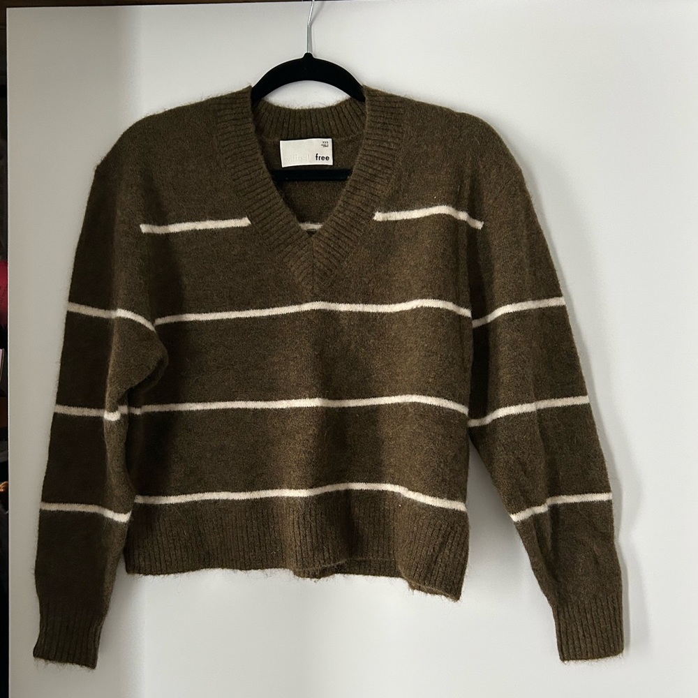 Aritzia Wilfred Alpaca & Wool V-Neck Sweater
